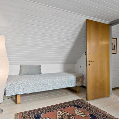 4 Bedroom Lovely In Casa de Férias *