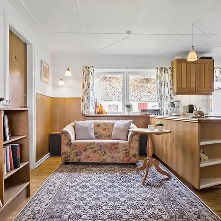 4 Bedroom Lovely In Casa de Férias *